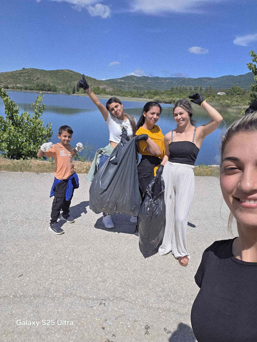Ρομά καθάρισαν τη λίμνη Μοσχάτου στην Καρδίτσα: Συγκεντρώθηκαν τρεις τόνοι απορριμμάτων, δείτε εικόνες