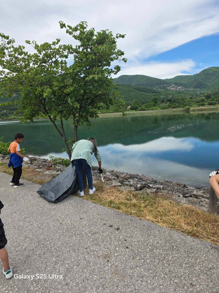 Ρομά καθάρισαν τη λίμνη Μοσχάτου στην Καρδίτσα: Συγκεντρώθηκαν τρεις τόνοι απορριμμάτων, δείτε εικόνες